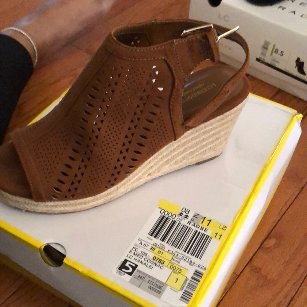 NEVER WORN